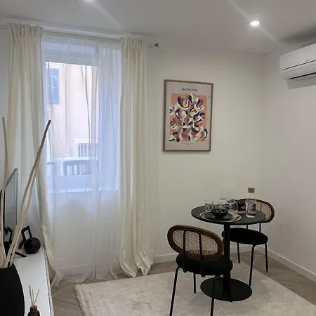 T2 For Two In The 8th - Apartment *