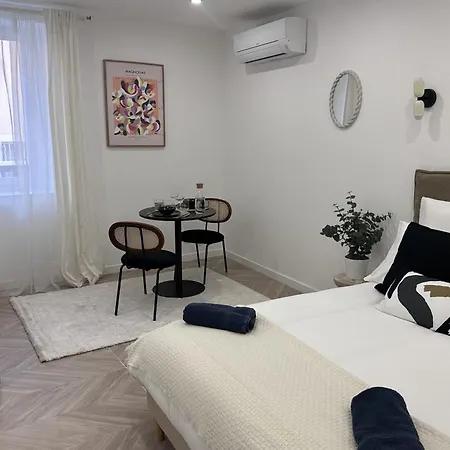 T2 For Two In The 8th - Apartment *